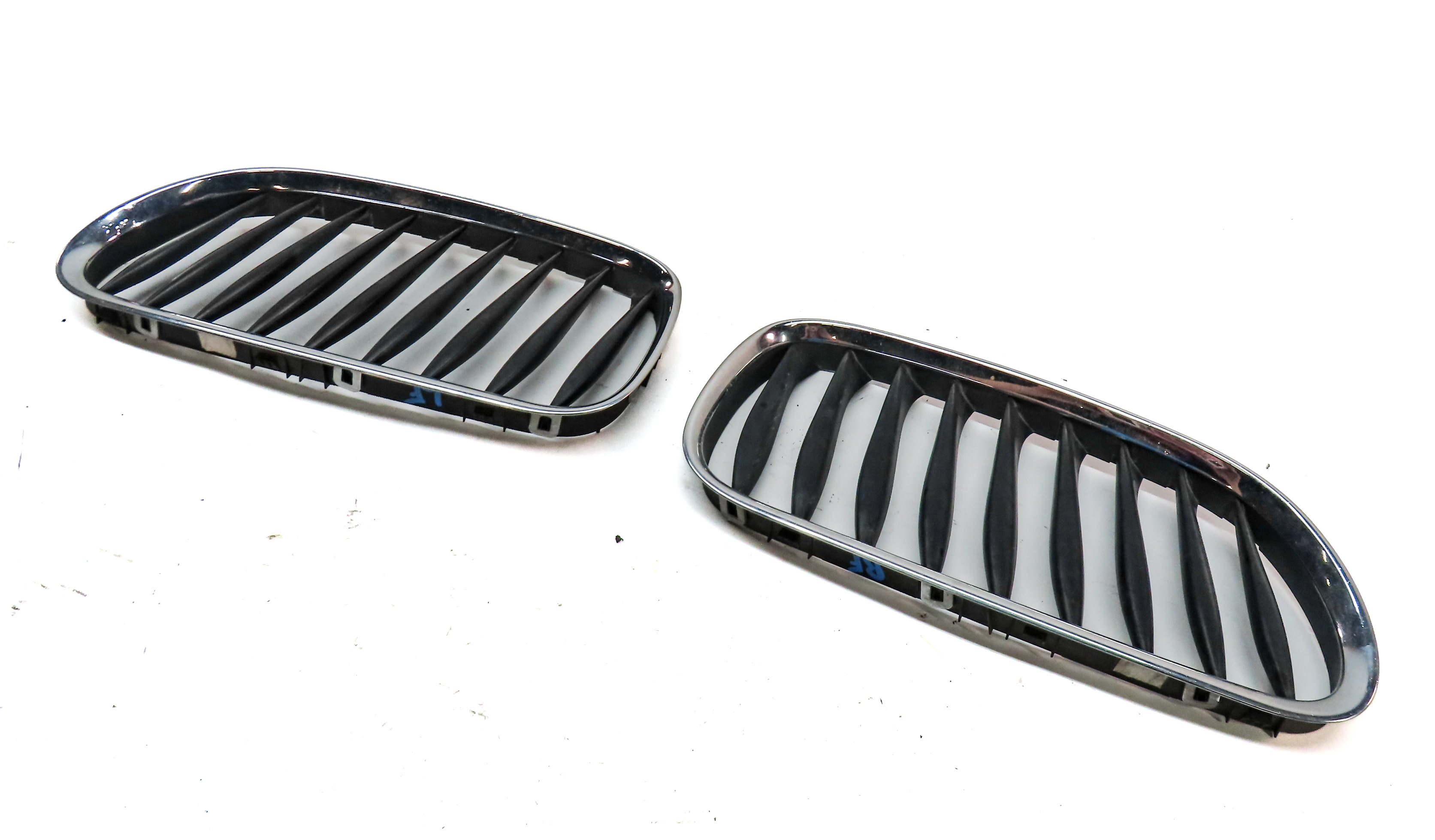 2003-2008 BMW Z4 (E85) FRONT LEFT & RIGHT CHROME HOOD VENT GRILLE SET (2) — exact item pictured
